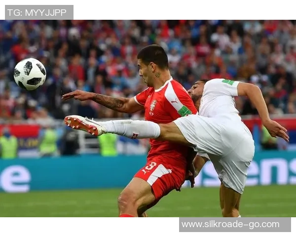 因犯罪入狱的足球明星揭秘：从绿茵场到铁窗后的生活与反思