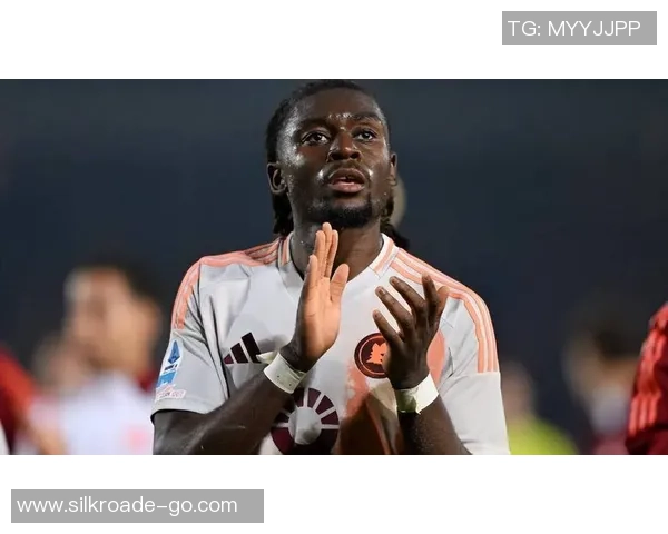 法国足球19岁新星崭露头角 全能表现引发欧洲豪门关注 法国足球19岁新星崭露头角 全能表现引发欧洲豪门关注