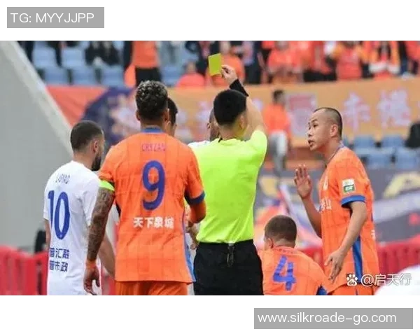 盘点那些令人忍俊不禁的足球星丑照瞬间曝光