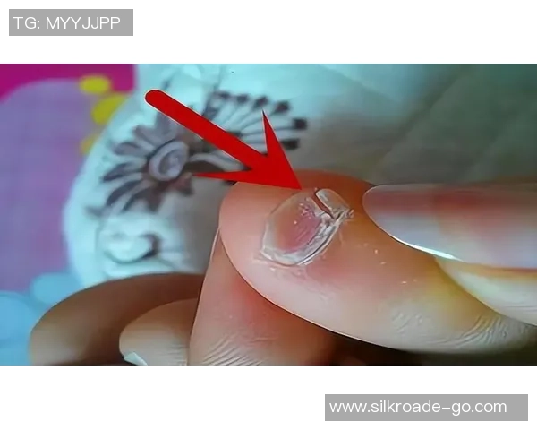 足球明星脚趾力量揭秘：小小脚趾如何影响球场表现与技术发挥