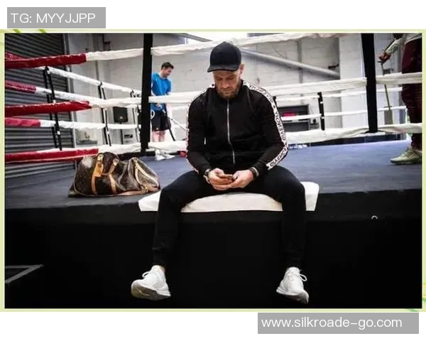 足球巨星转战拳击赛场：运动跨界挑战与新机遇分析